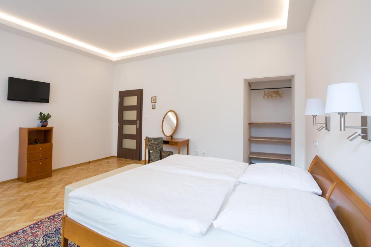 Luxusni Velky Apartman S Terasou V Centru Litomysle Eksteriør bilde